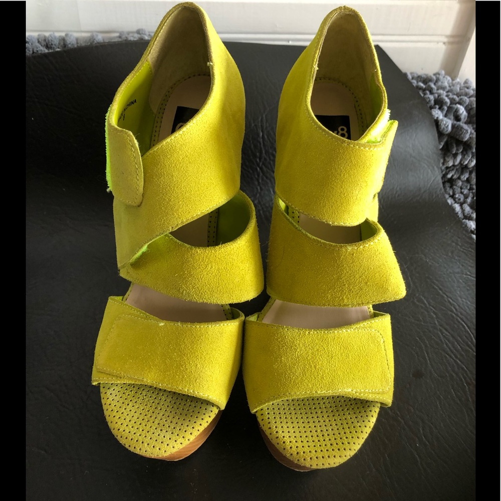Used lady shoes